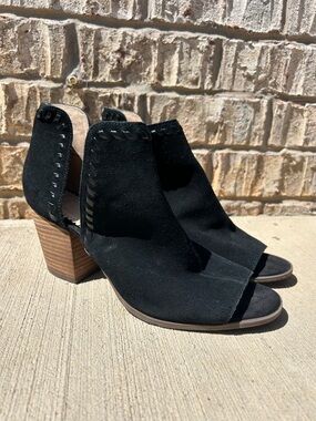 Women's Black Suede Peep-Toe Block Heel Booties Crown & Ivy Size 9.5 Heels